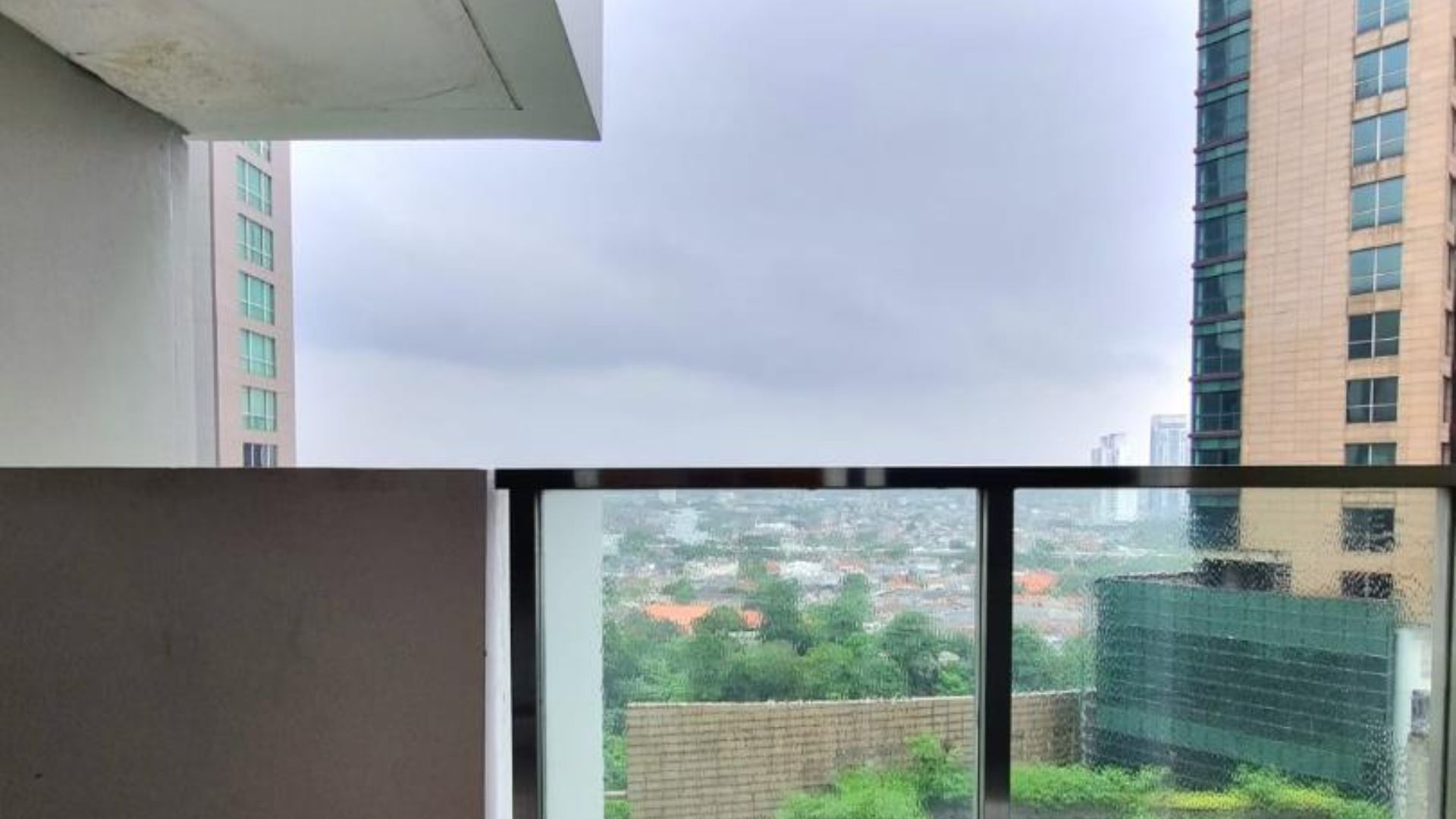 KEMANG – 1BR – BALCONY VIEW