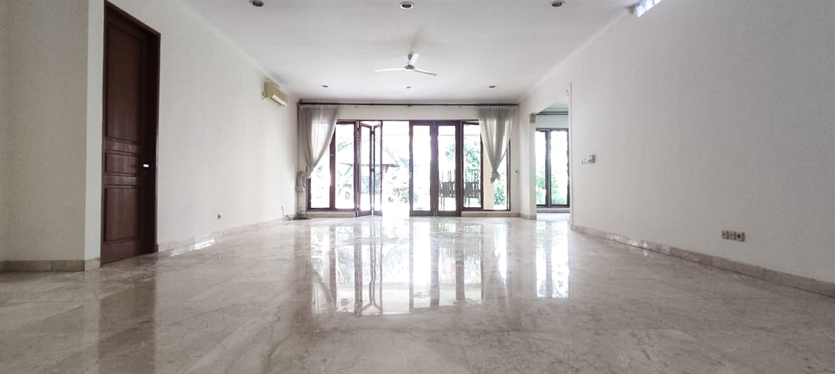 KEMANG-4BR-LIVING AREA