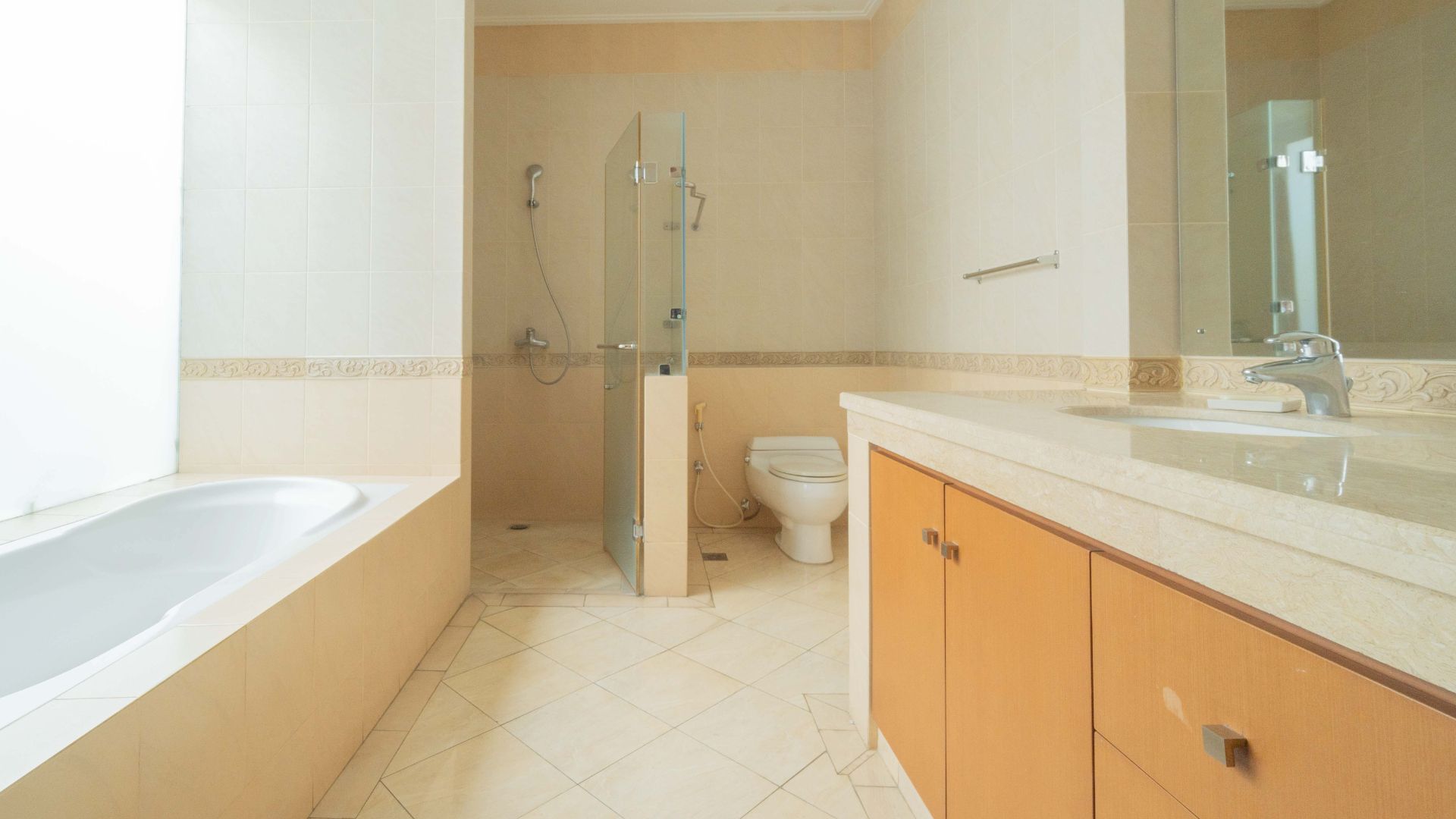 KEMANG – 5BR – BATHROOM