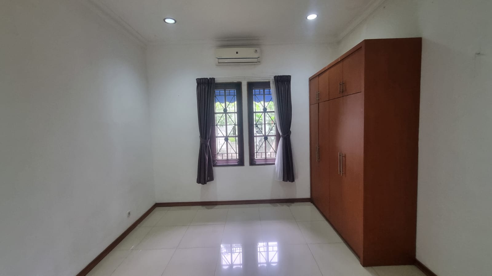 KEMANG-5BR-BEDROOM