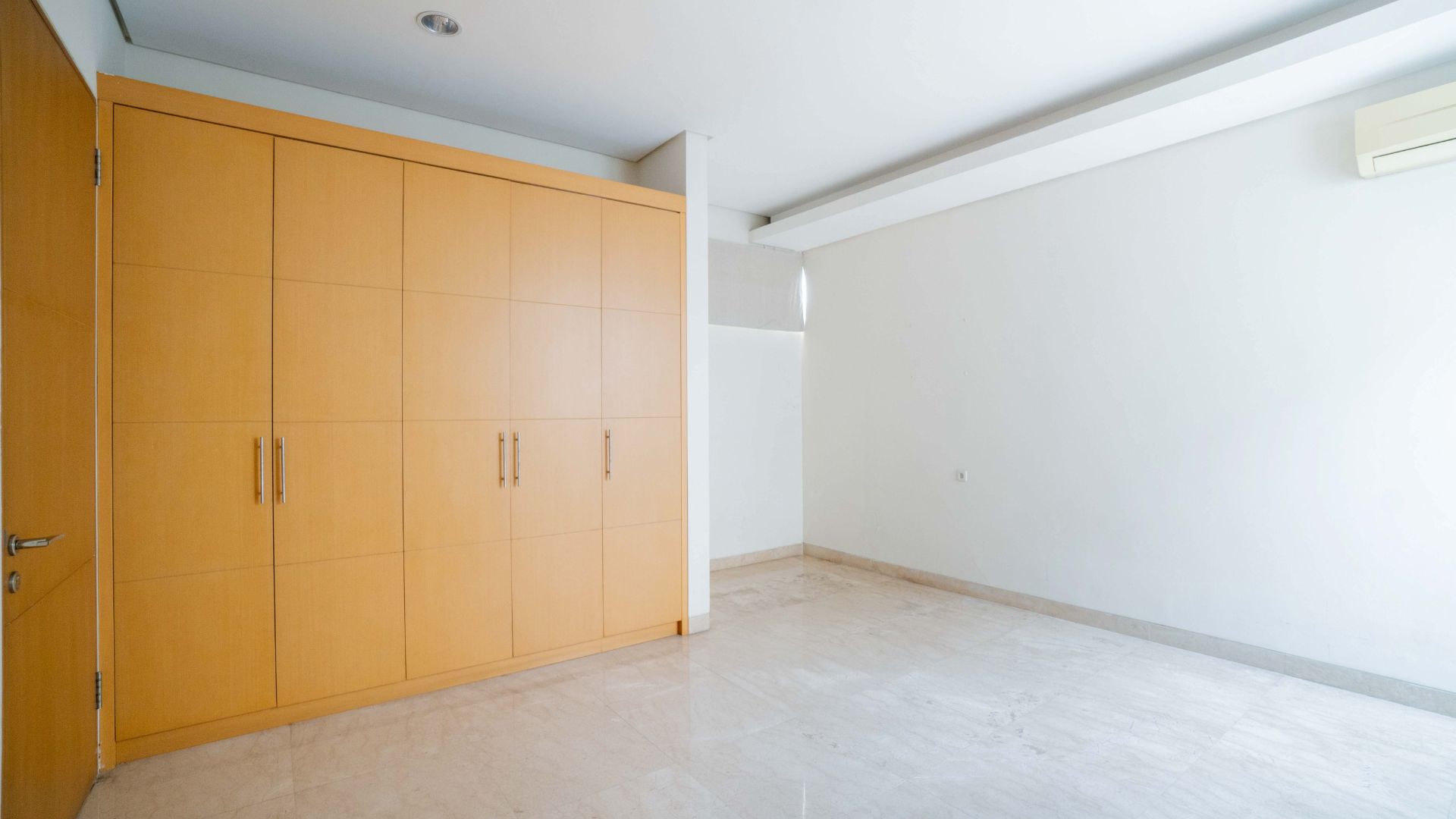 KEMANG – 5BR – BEDROOM