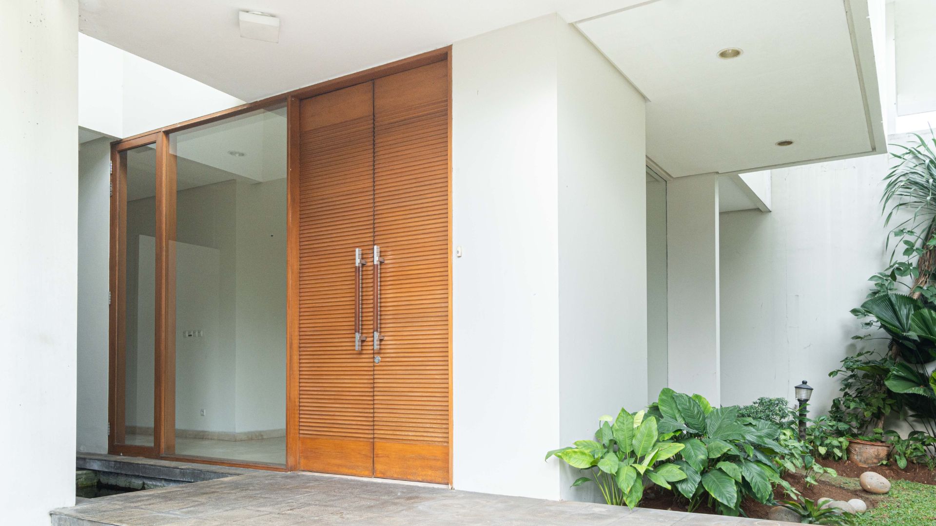 KEMANG- 5BR – ENTRANCE