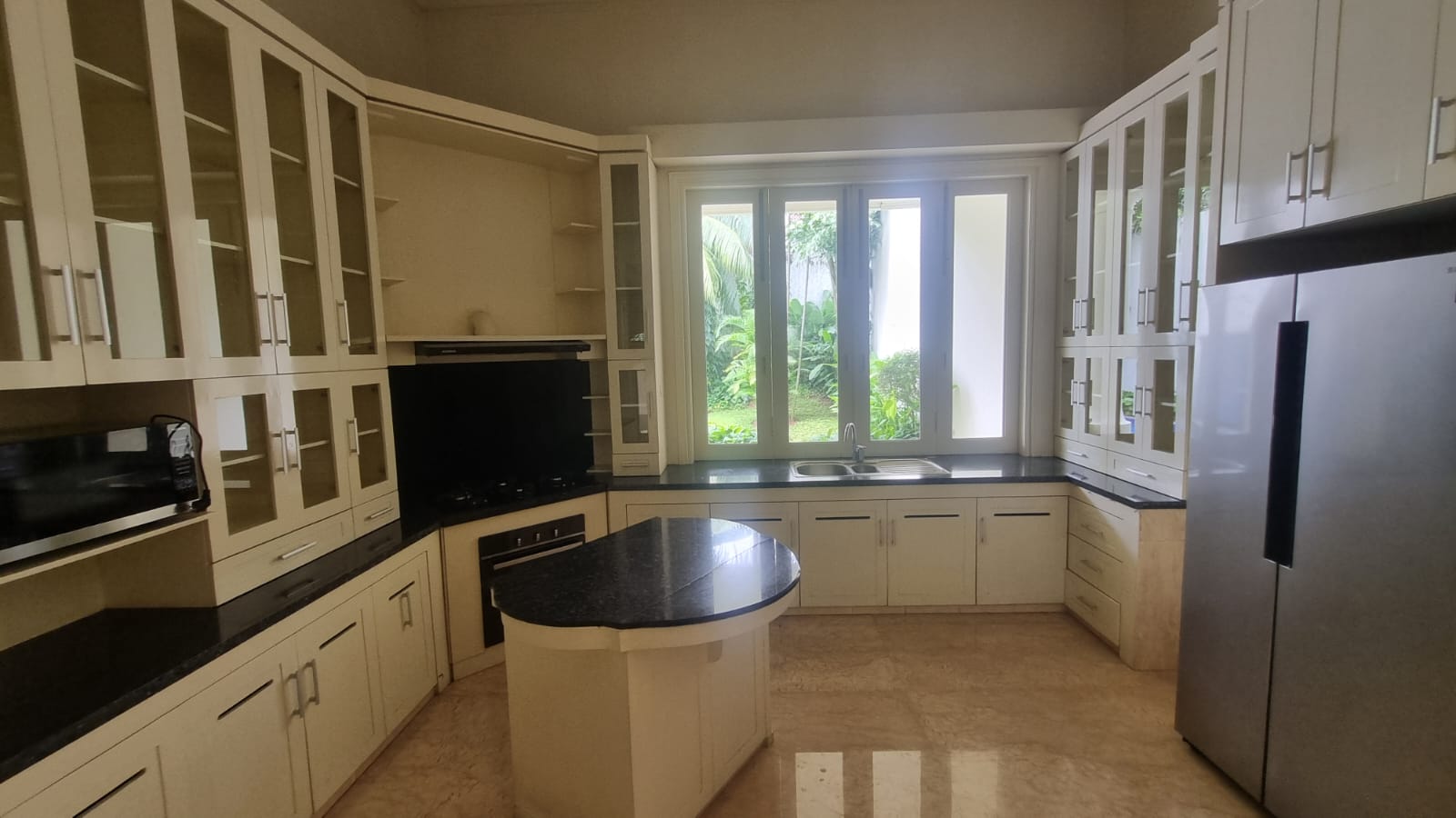 KEMANG-6BR-KITCHEN AREA