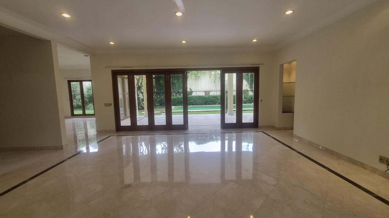 Kemang-5BR-Living Area to Pool