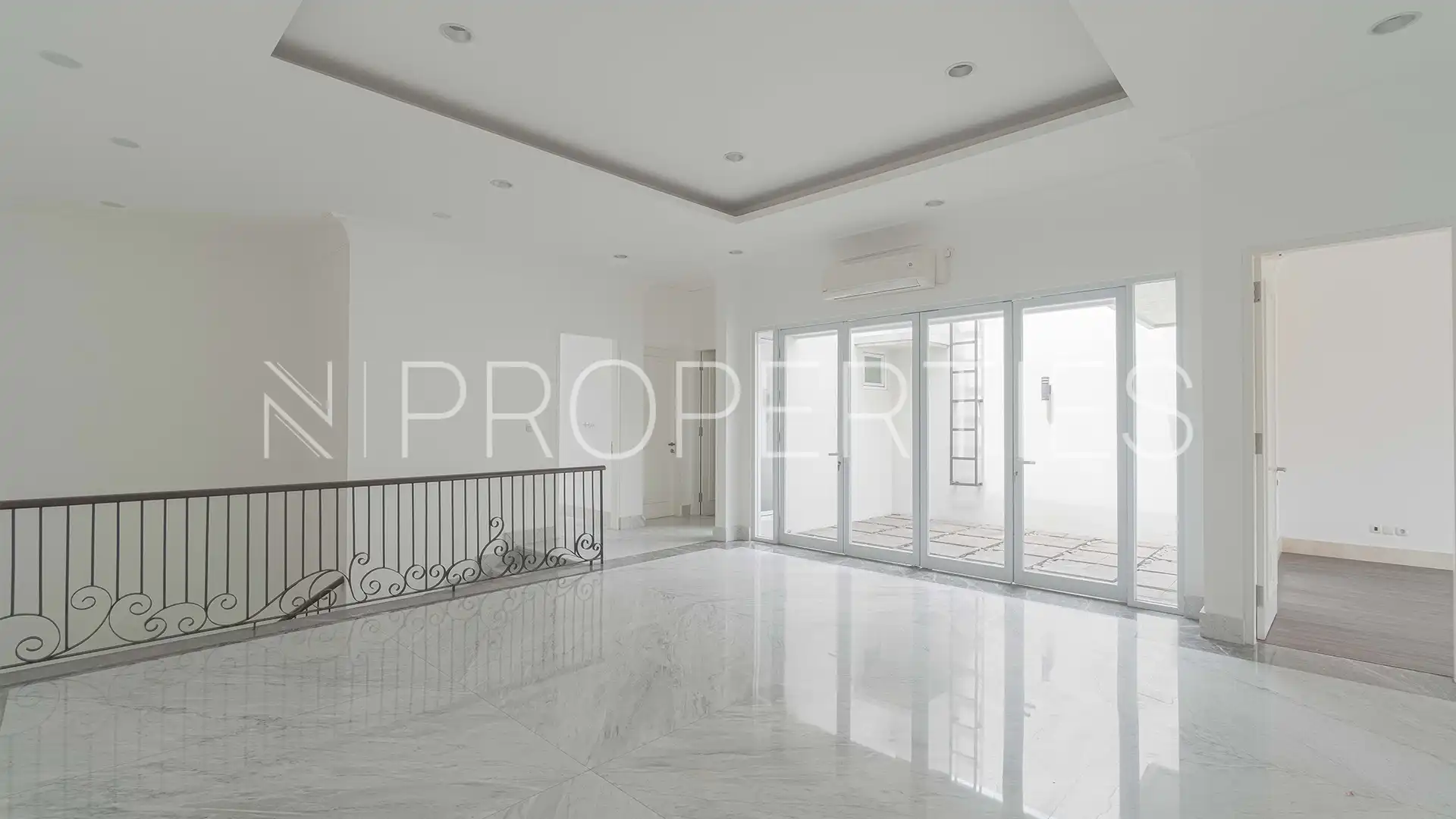 Kemang Selatan-4BR-Second Living Room (2)