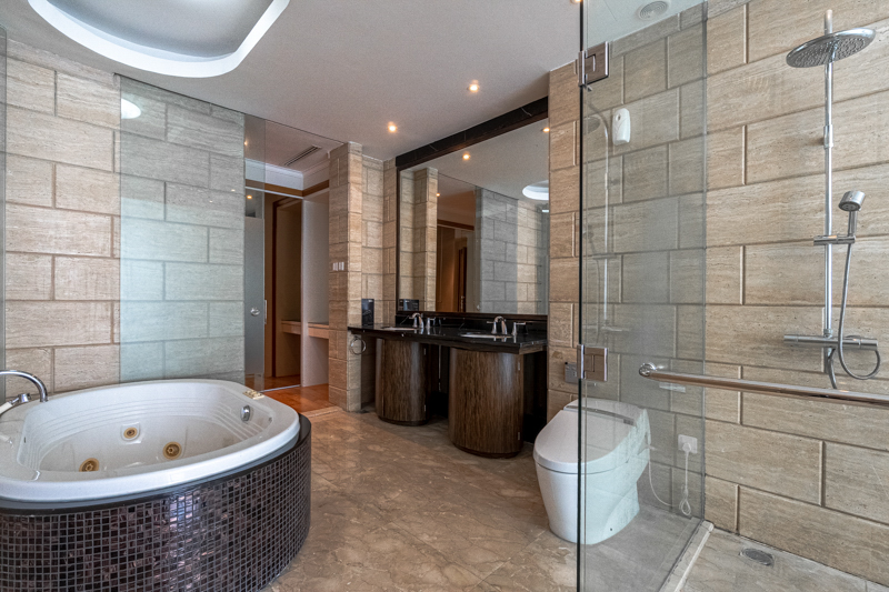 Kempinski Private Residence-2BR-Bathroom