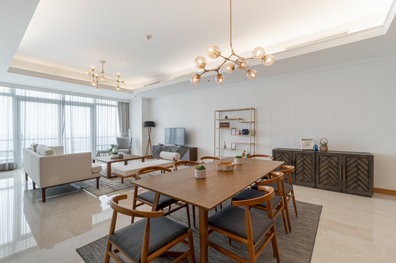 Kempinski Private Residence-2BR-Dining table