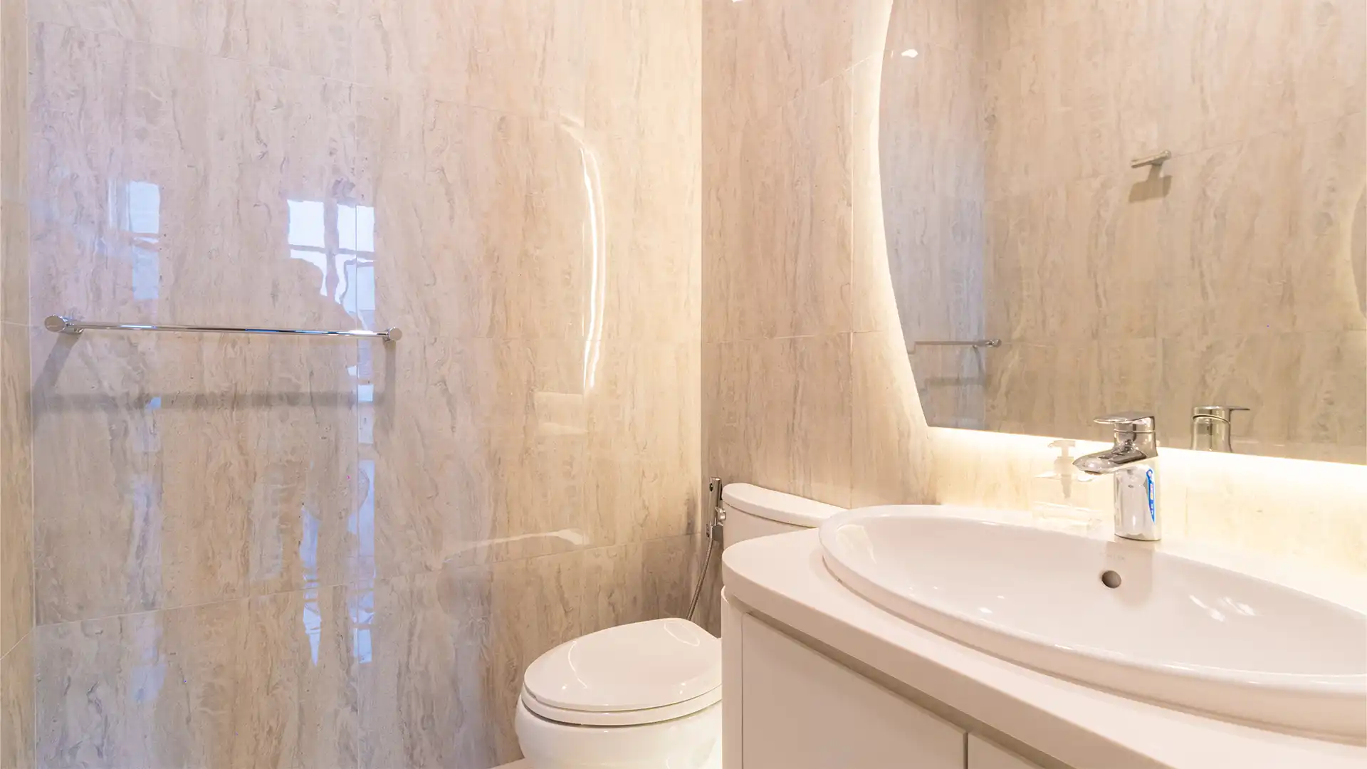 PNDINDS-4BR-Bathroom 1