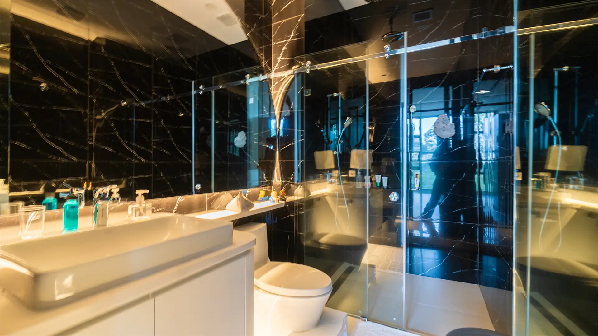 PNDINDS-4BR-Bathroom 2