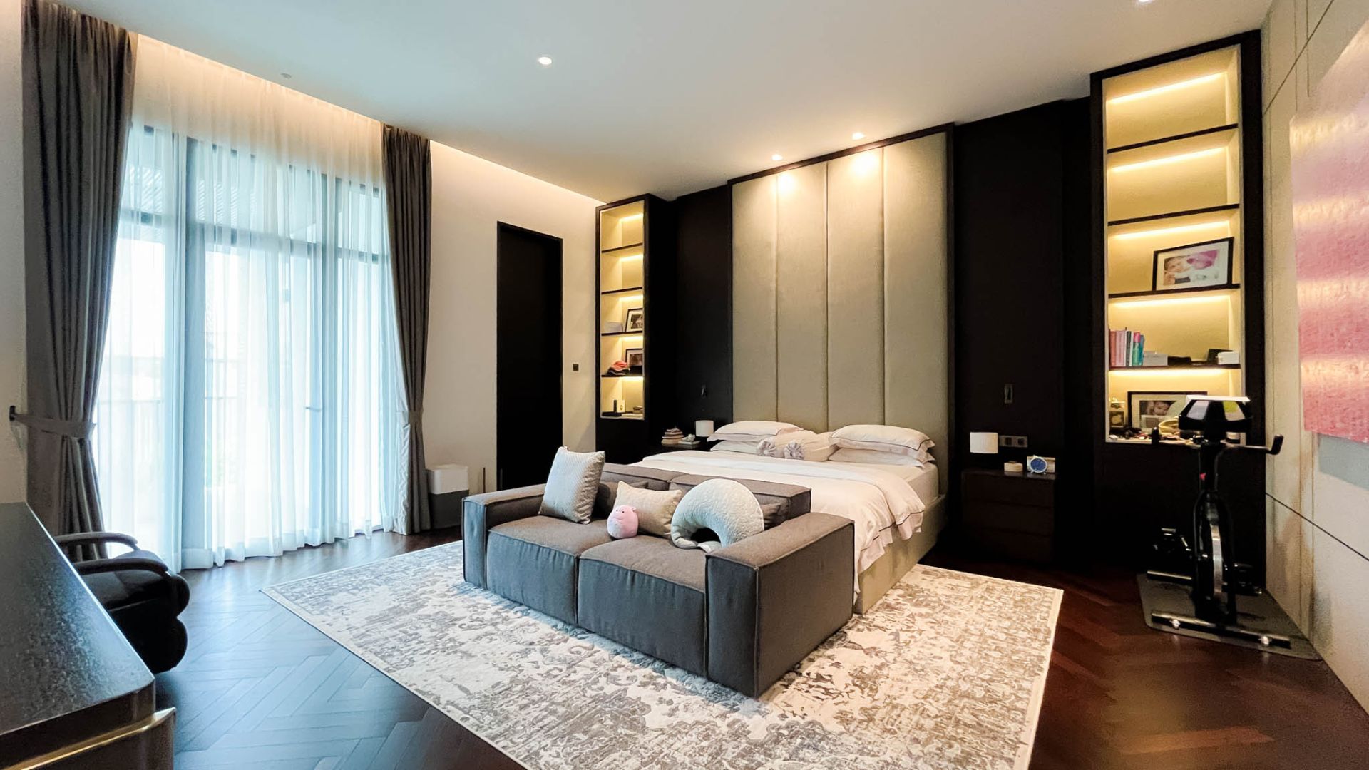 Puri Sakti-Master Bedroom