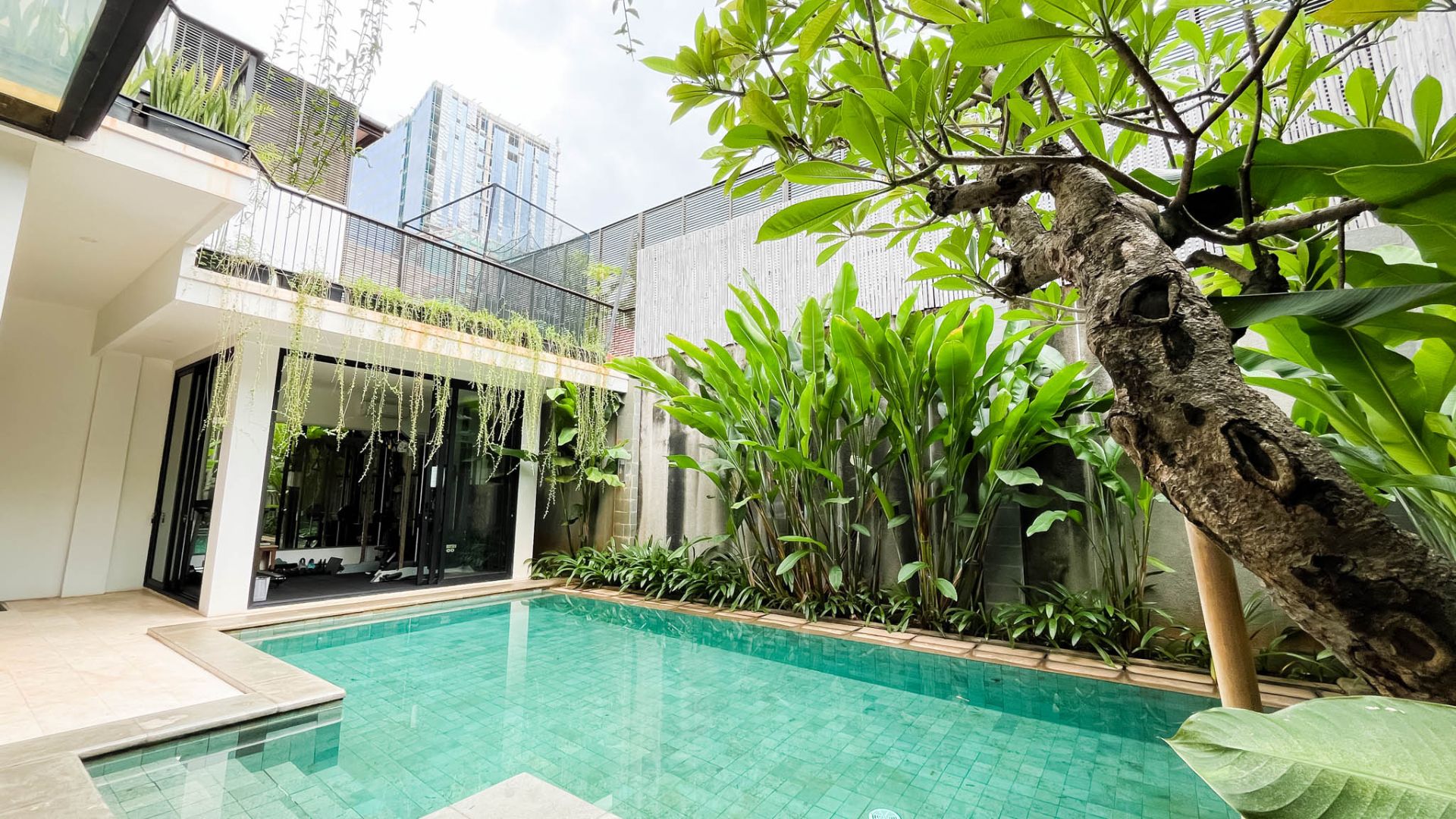 Puri Sakti-Swimmingpool