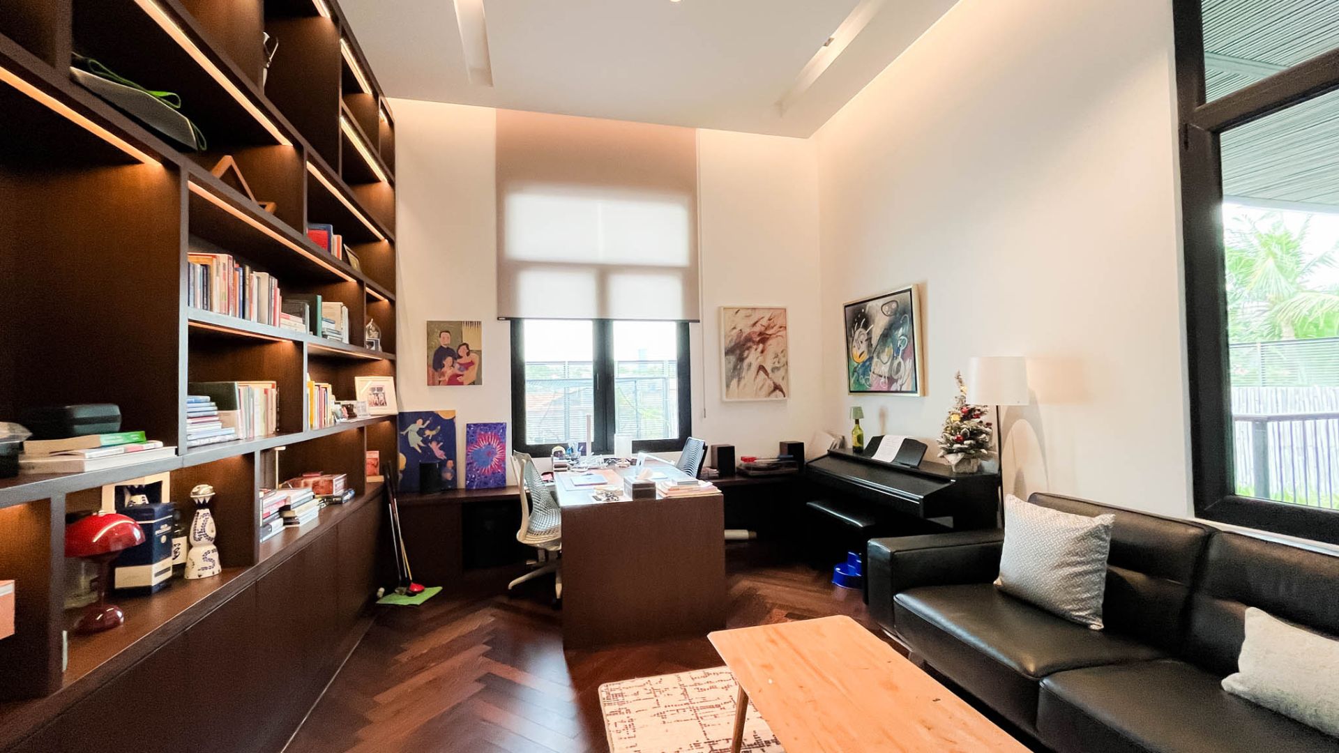 Puri Sakti-Working room