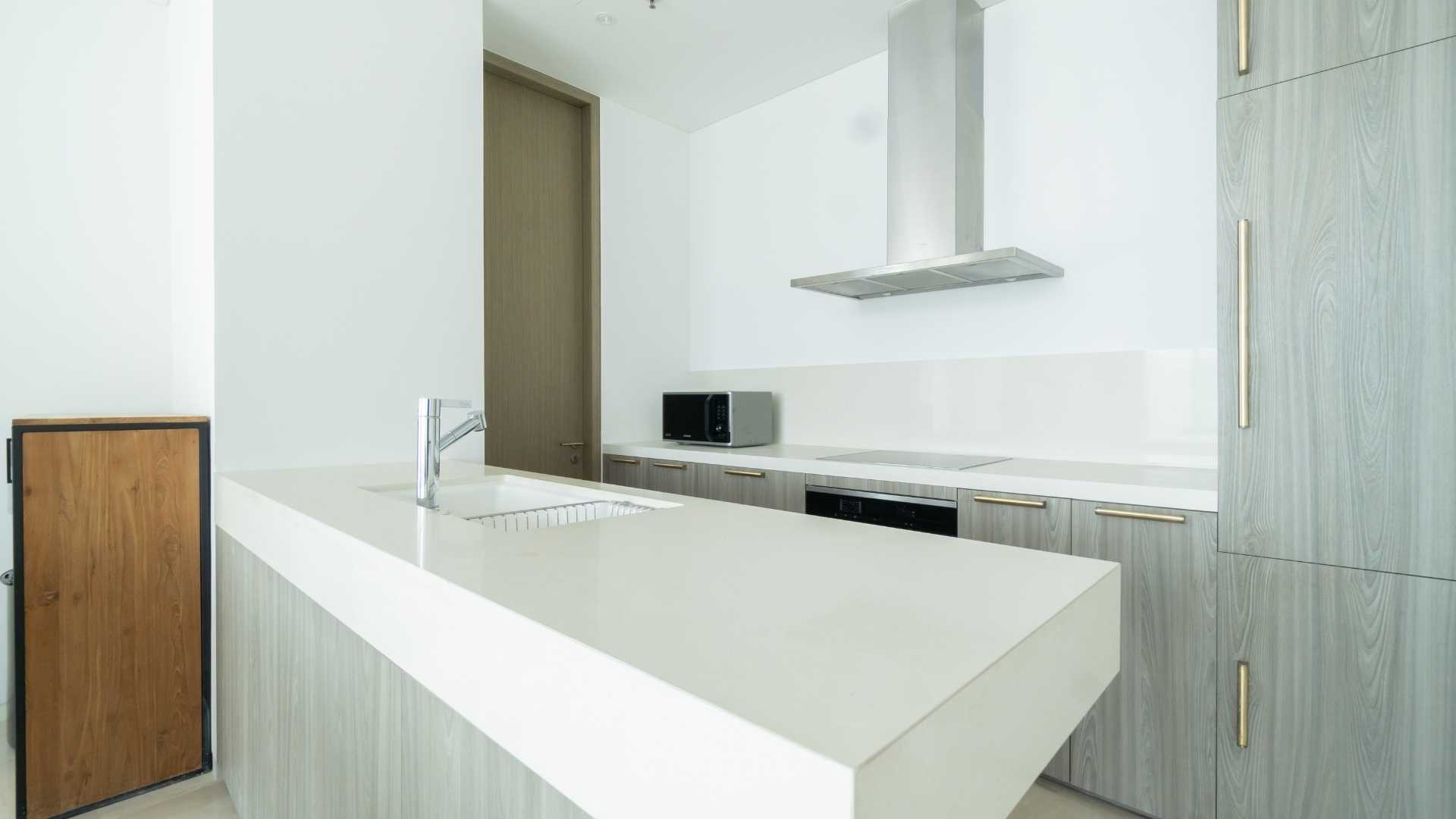 Two Verde-3BR-Kitchen