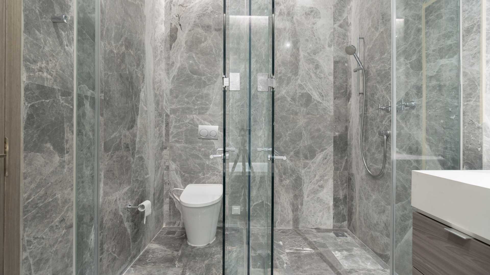 Two Verde-3BR-Shower