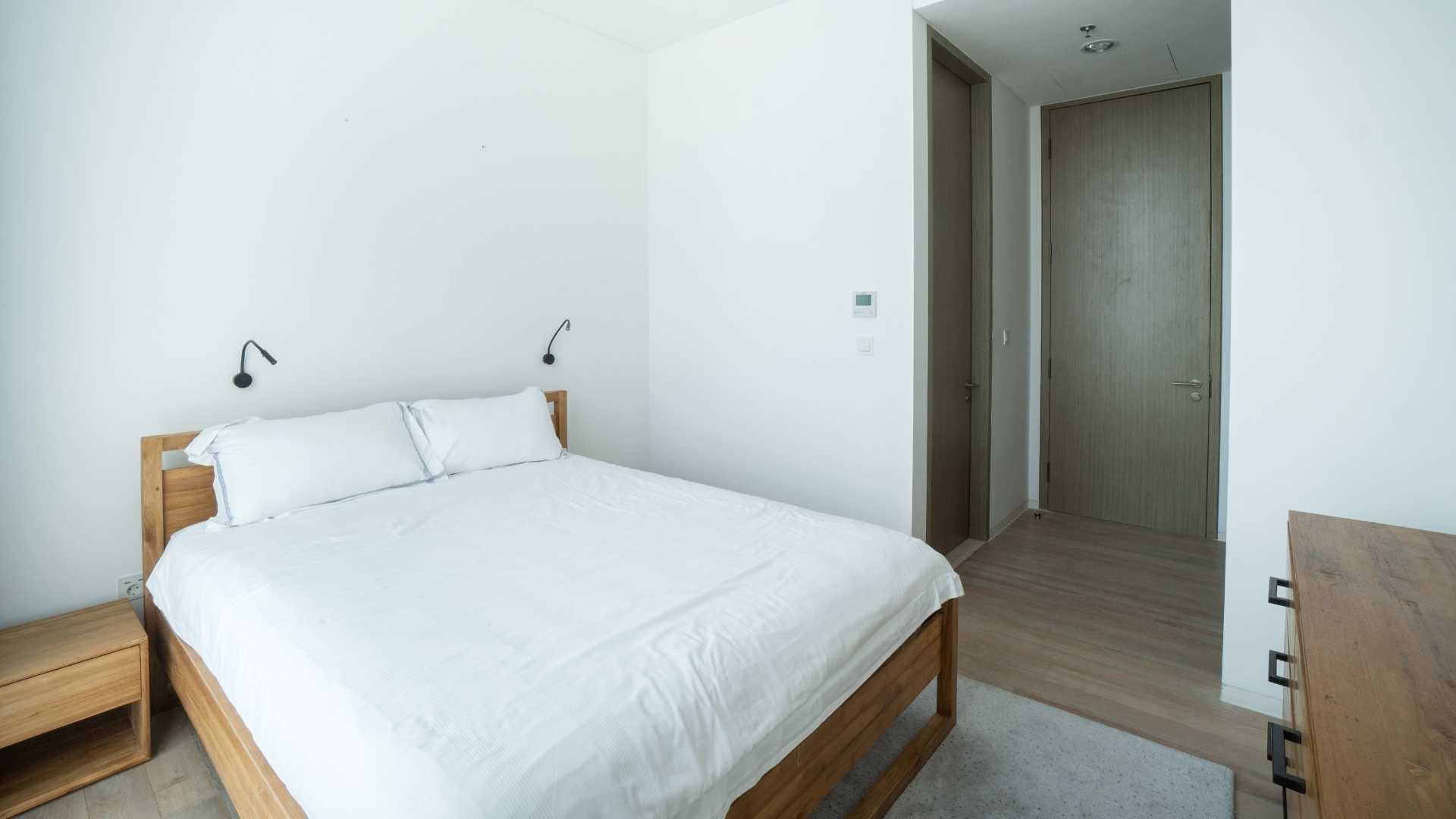 Two Verde Terraverde-3BR-Bedroom door