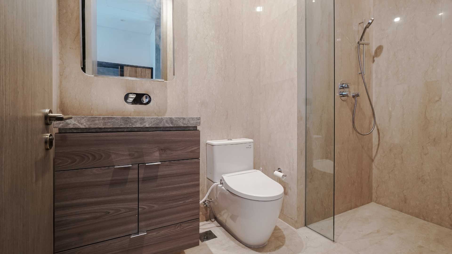 Two Verde Terraverde-3BR-Toilet