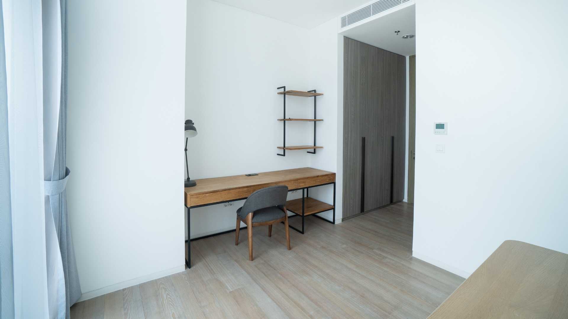 Two Verde Terraverde-3BR-Working table