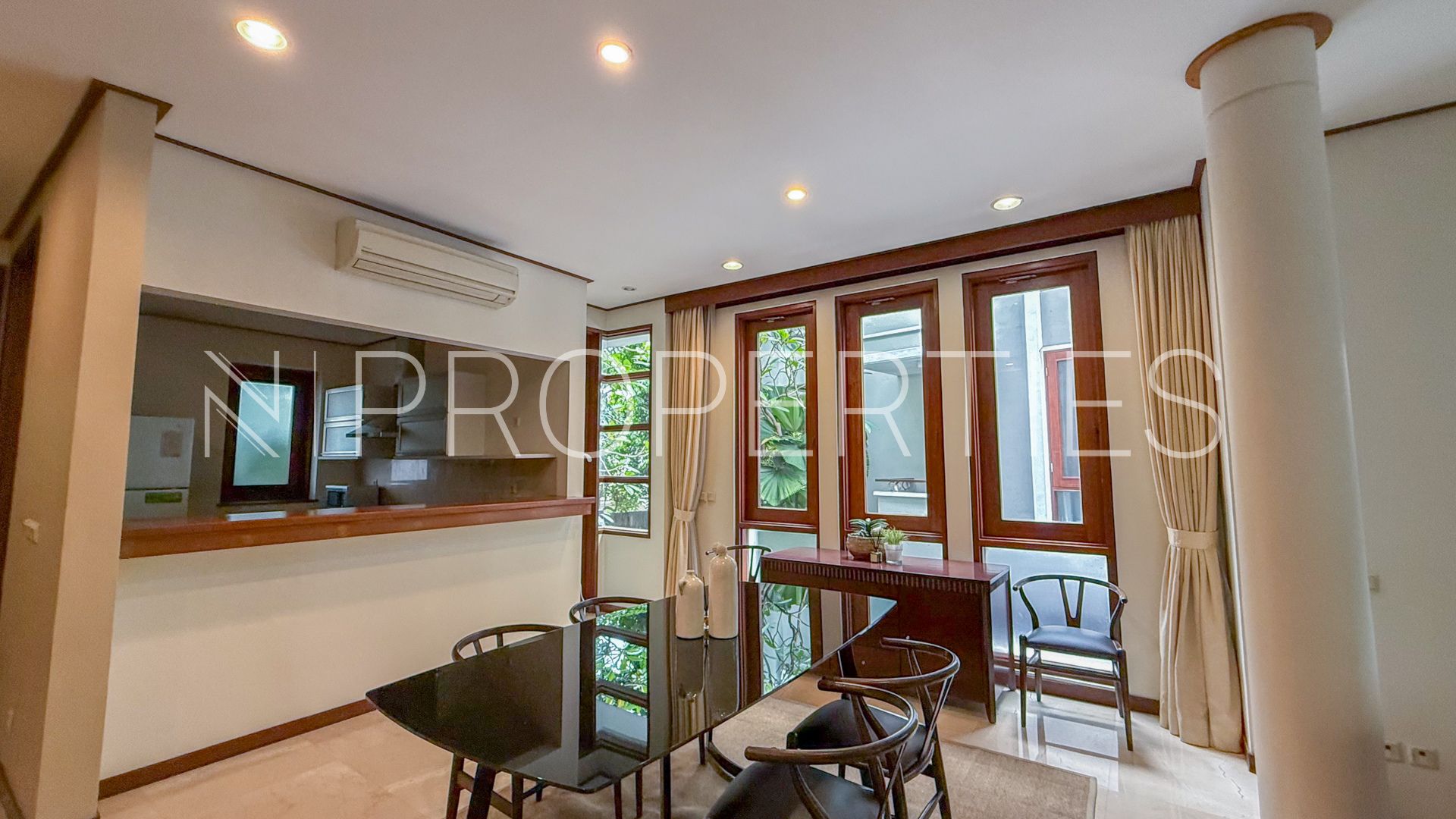 VERANDA I-3BR-DINING AREA