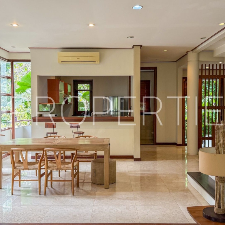 VERANDA VILLAS I-3BR-DINING AREA TO KITCHEN AREA