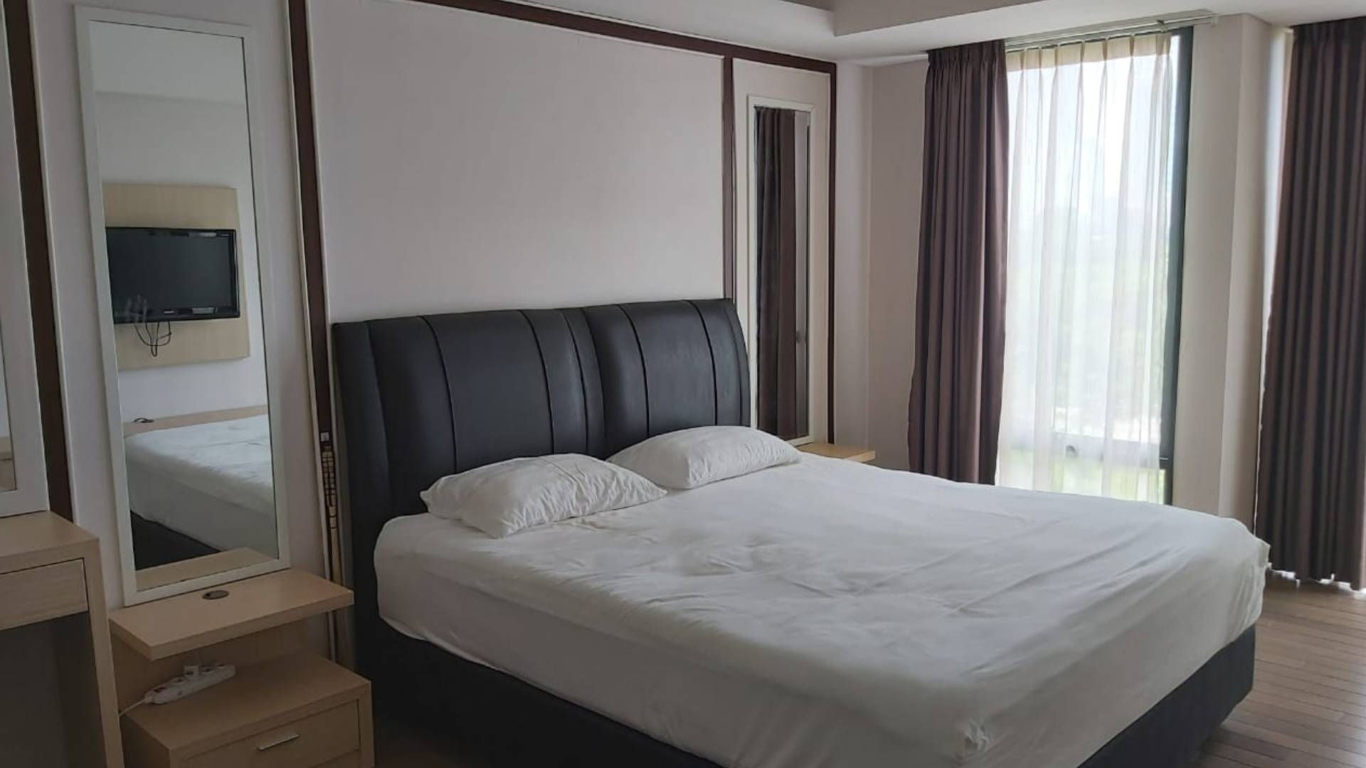 VERDE 0NE-2BR-BEDROOM 2