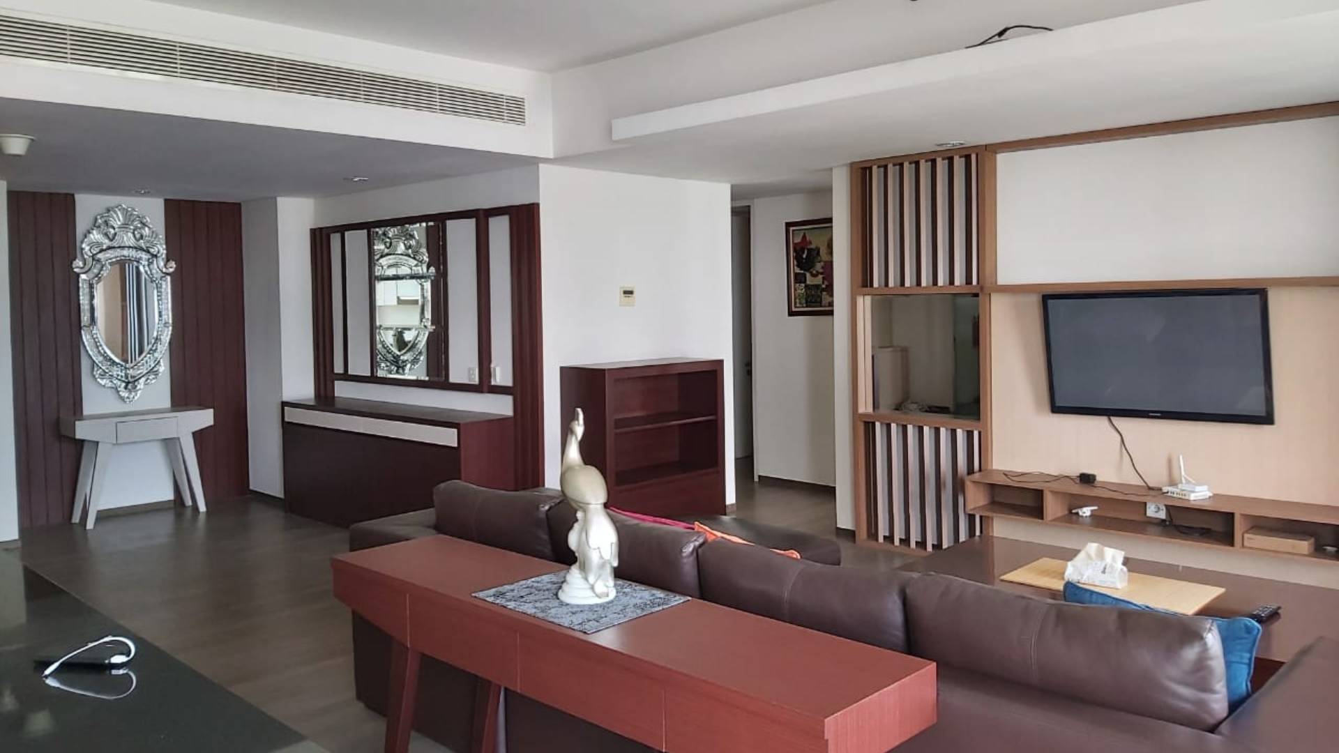 VERDE 0NE-2BR-LIVING ROOM