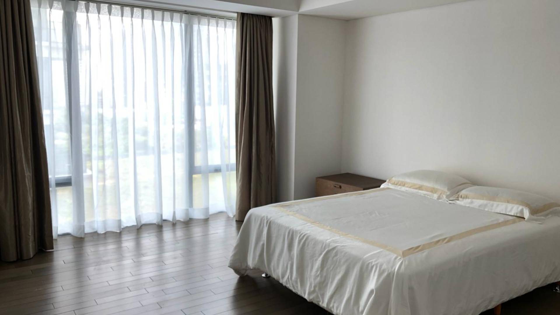 VERDE 0NE-2BR-MASTER BEDROOM