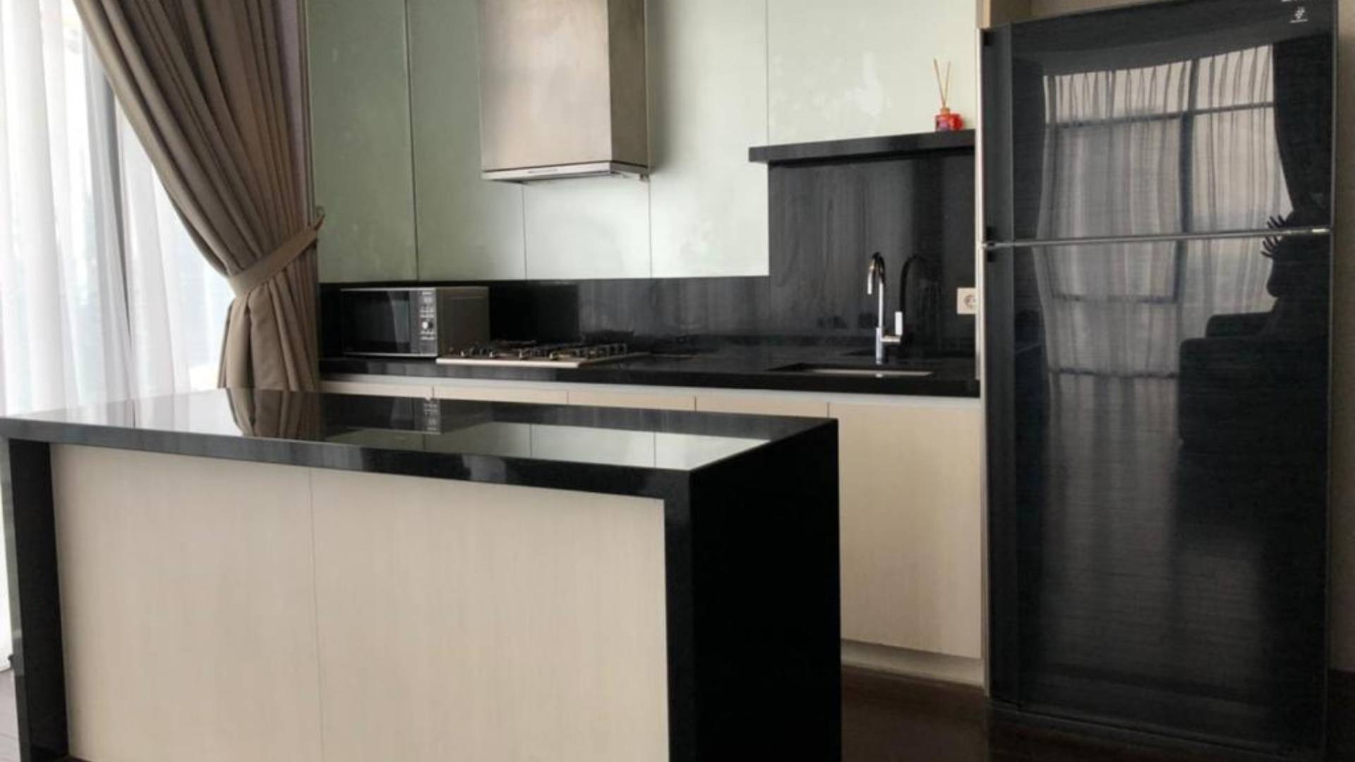 VERDE 0NE-3BR-KITCHEN AREA