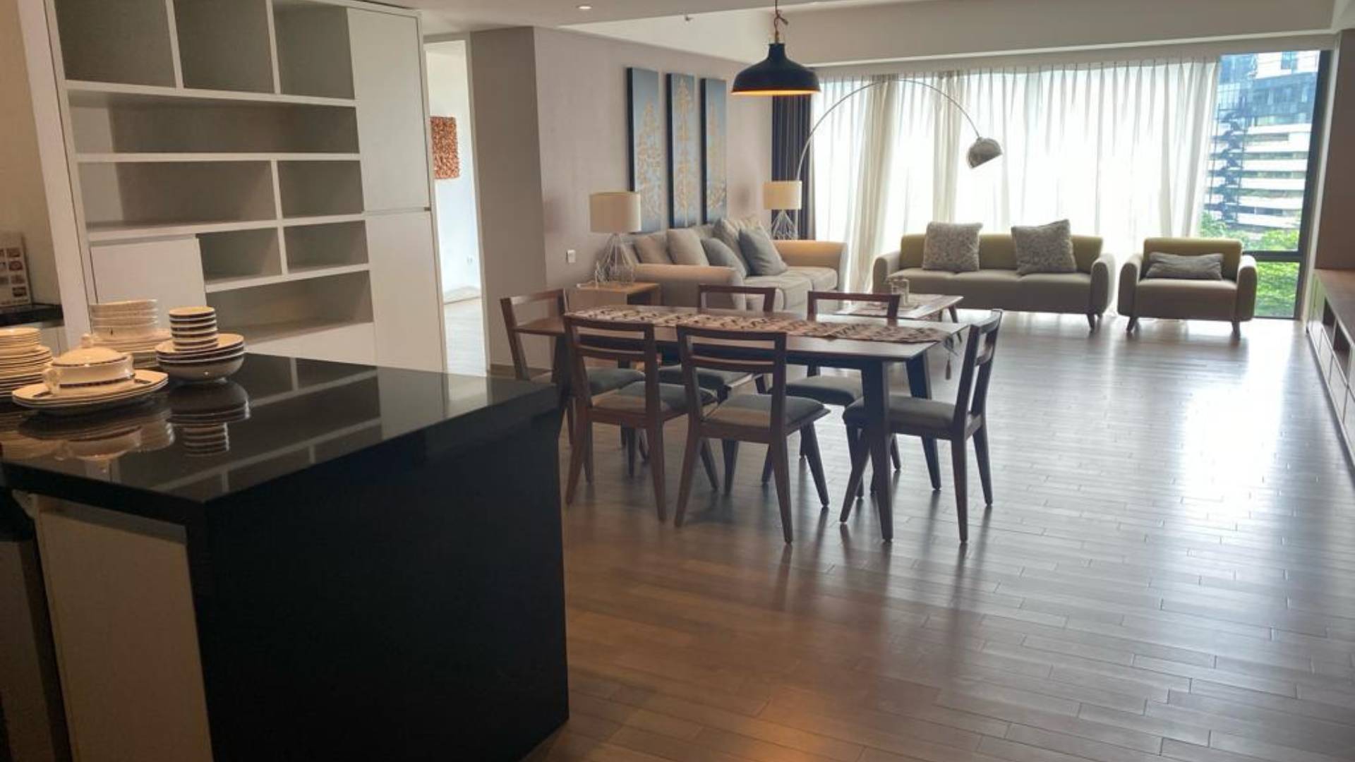 VERDE 0NE-3BR-KITCHEN, DINING, AND LIVING AREA