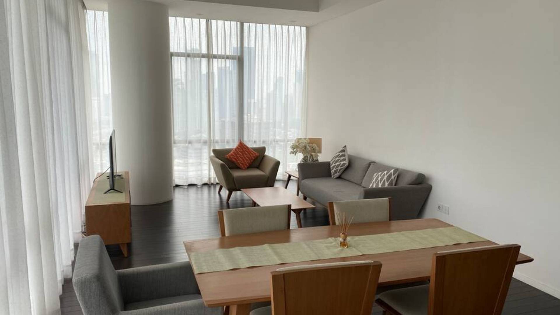 VERDE ONE-3BR-KITCHEN & LIVING AREA