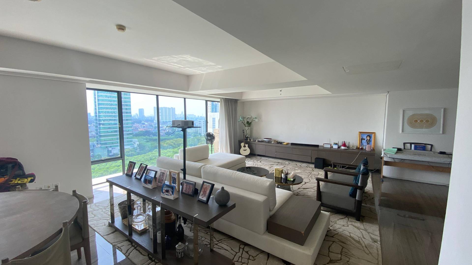 VERDE 0NE-3BR-LIVING ROOM