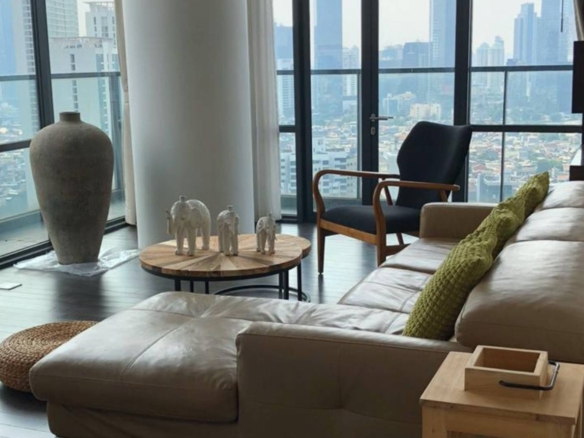 VERDE ONE-3BR-LIVING ROOM WITH BALCONY AREA