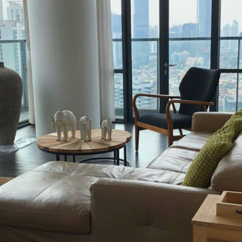 VERDE ONE-3BR-LIVING ROOM WITH BALCONY AREA