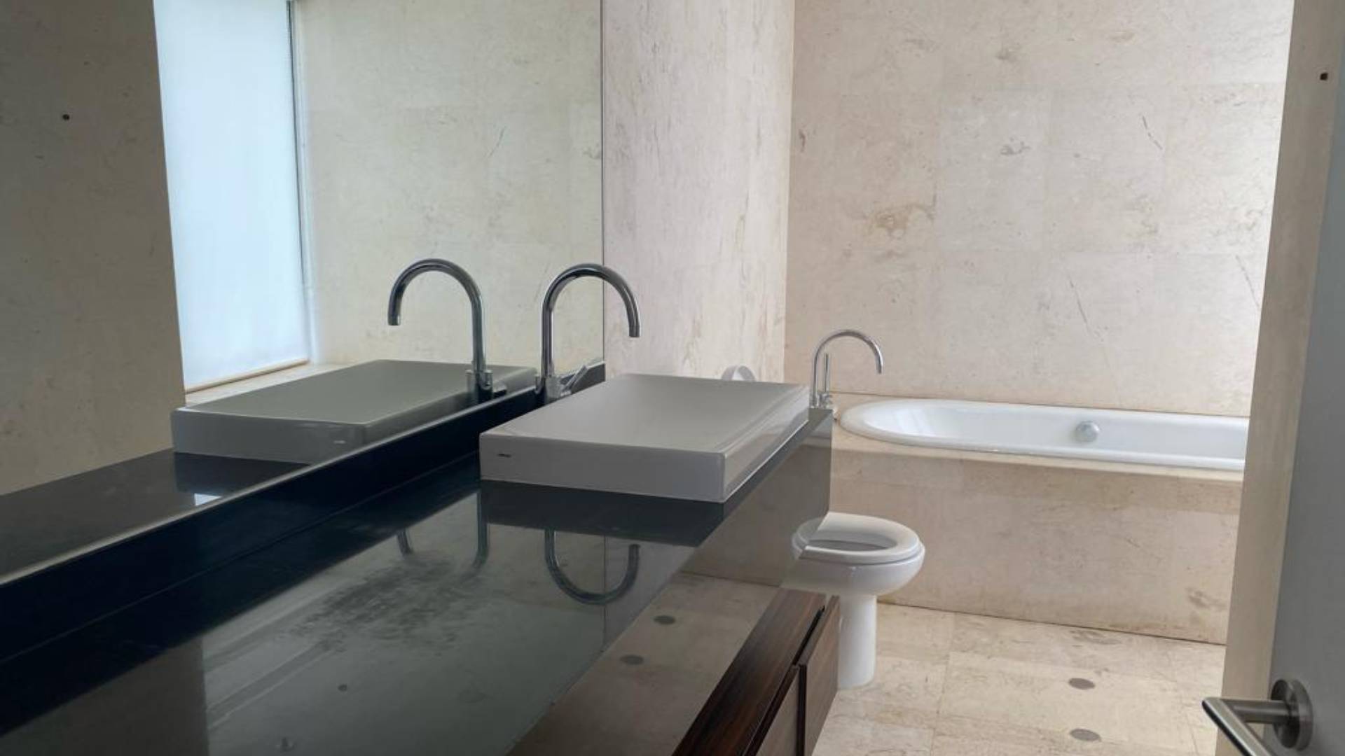 VERDE 0NE-3BR-MASTER BATHROOM