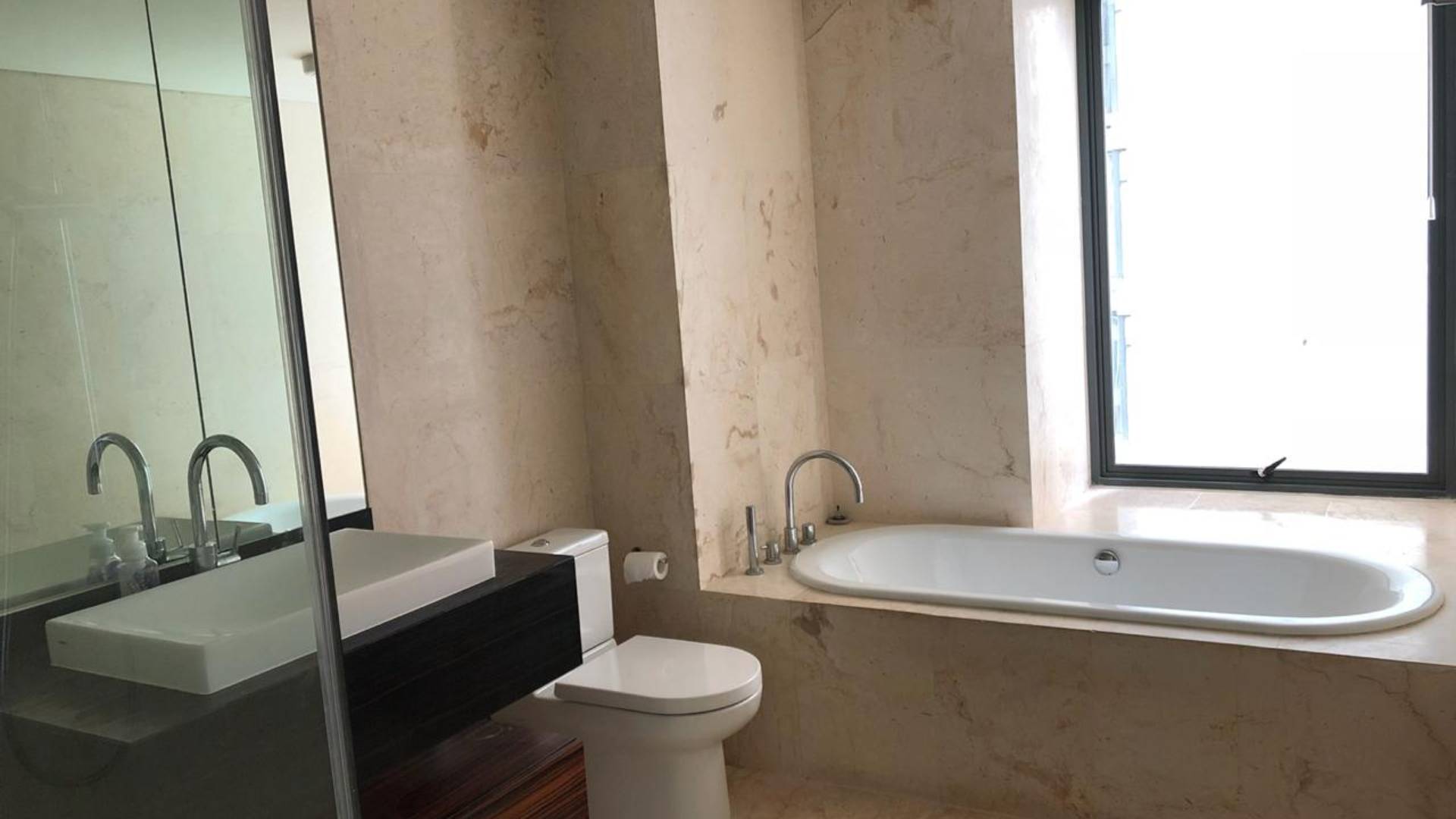 VERDE 0NE-3BR-MASTER BATHROOM