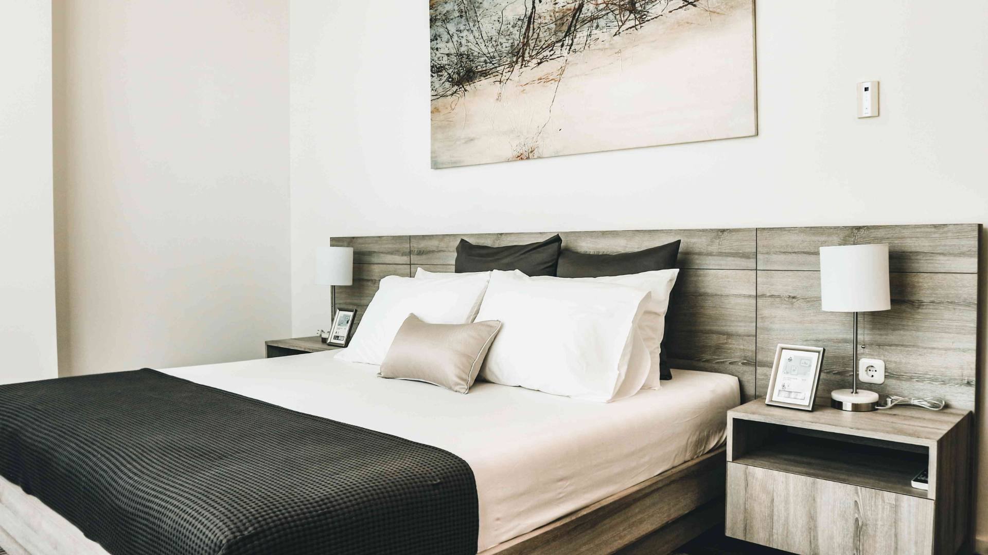 VERDE 0NE-3BR-MASTER BEDROOM