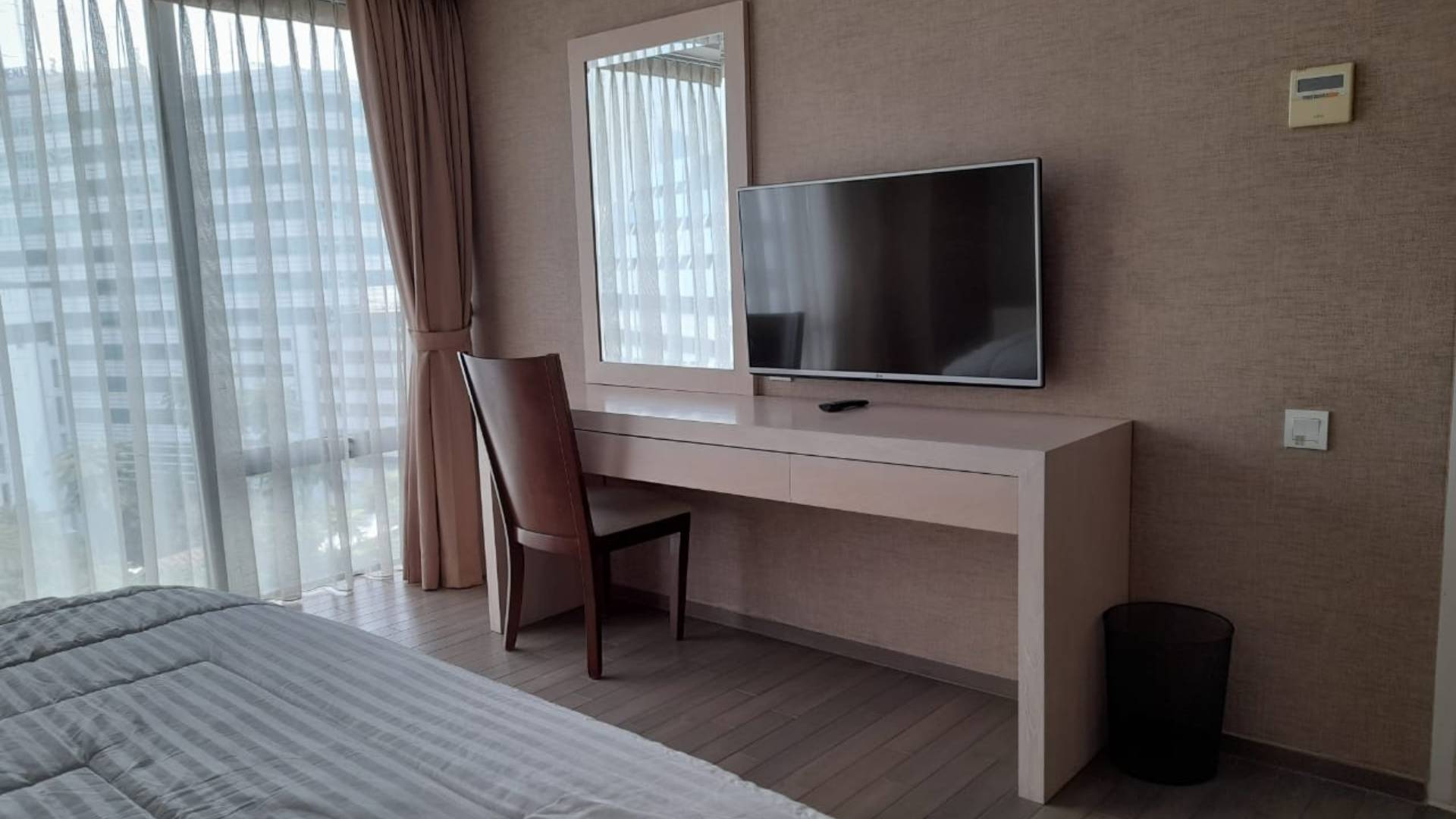 VERDE ONE-2BR-BEDROOM 2 WITH TV, AND OFFICE TABLE