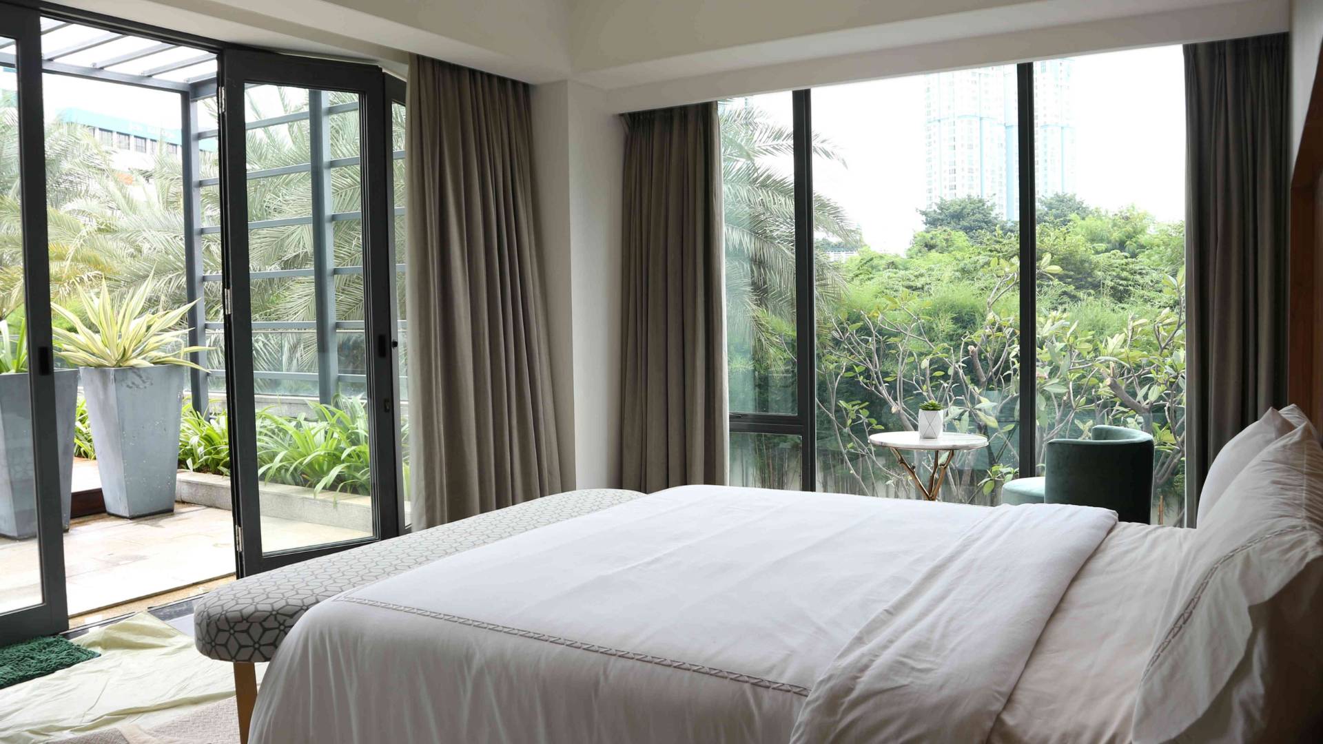 VERDE ONE-2BR-DETAIL BEDROOM 2