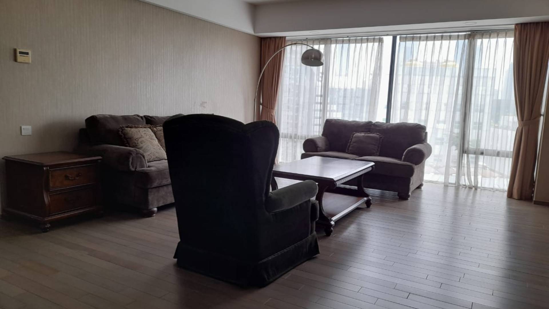 VERDE ONE-2BR-LIVING ROOM