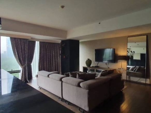 VERDE ONE-2BR-LIVING ROOM FROM KITCHEN AREA