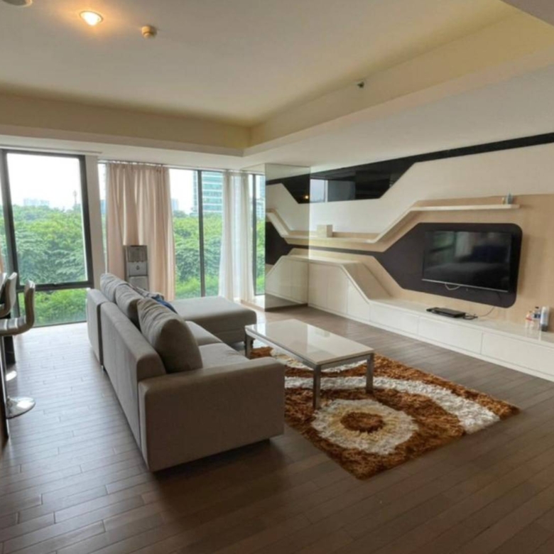 VERDE ONE-2BR-LIVING ROOM WITH MINI BAR TABLE