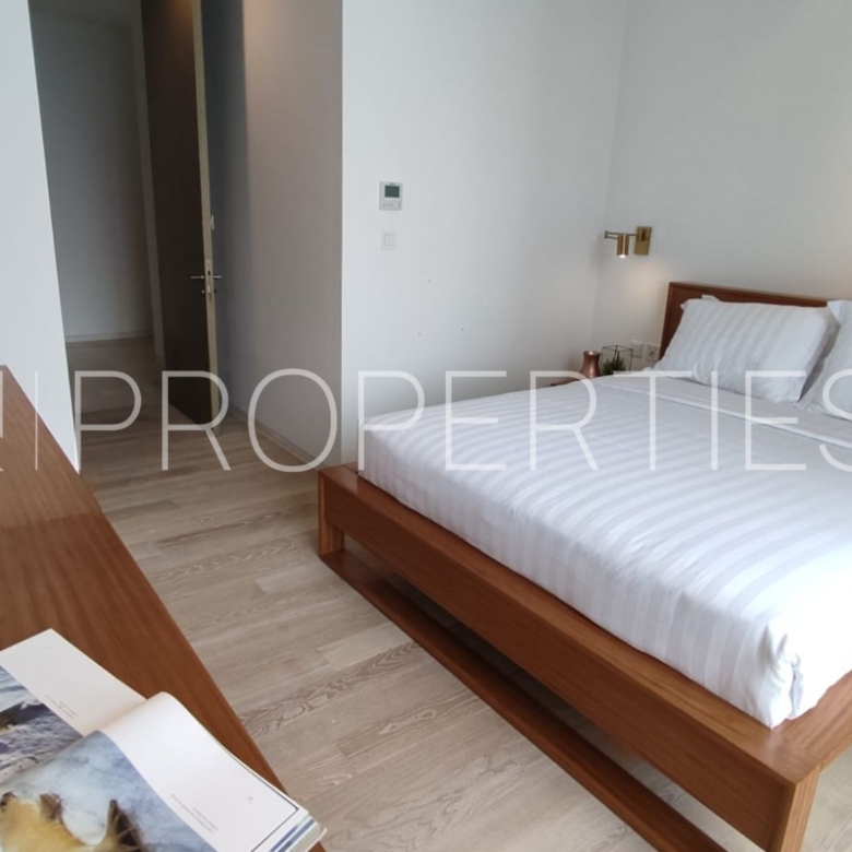 VERDE TWO TERRA-2BR-MASTER BEDROOM