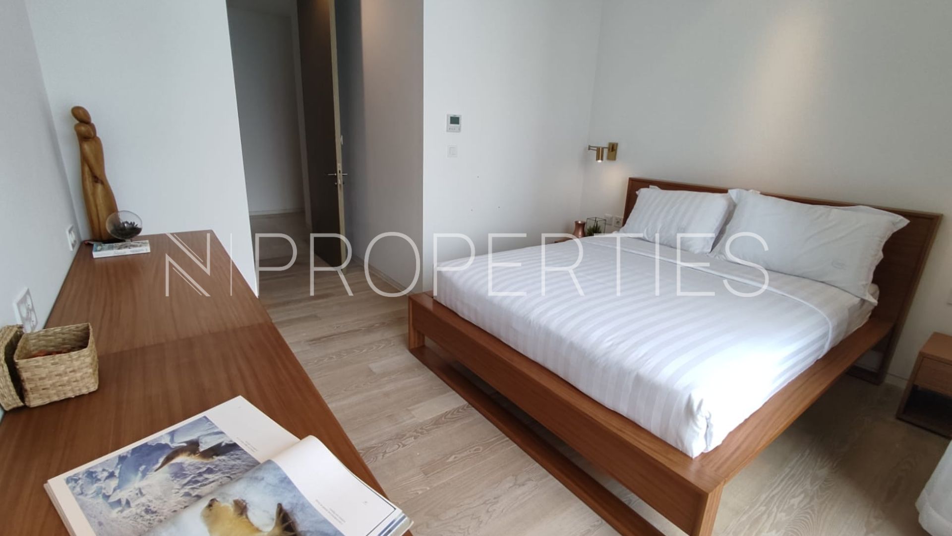 VERDE TWO TERRA-2BR-MASTER BEDROOM