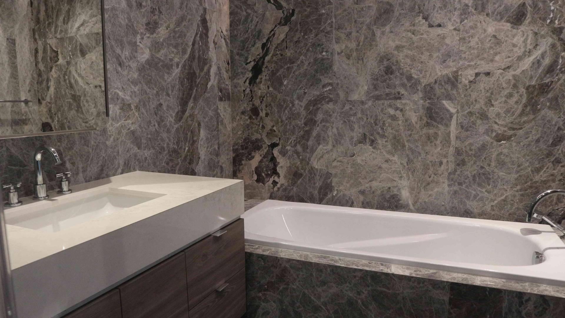 VERDE TWO-TERRAVERDE-2BR-MASTER BATHROOM