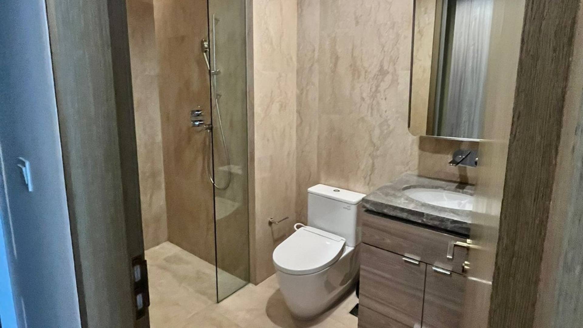 VERDE TWO-TERRAVERDE-2BR-SECOND BATHROOM