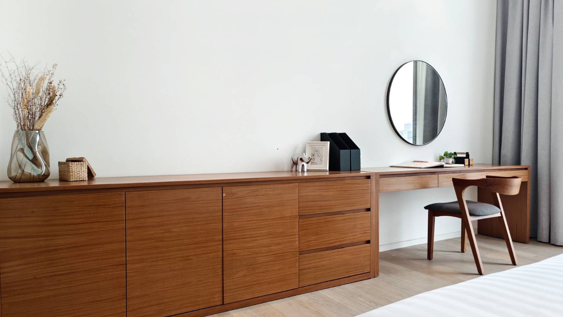 VERDE TWO-TERRAVERDE-2BR-STORAGE AND MAKEUP TABLE