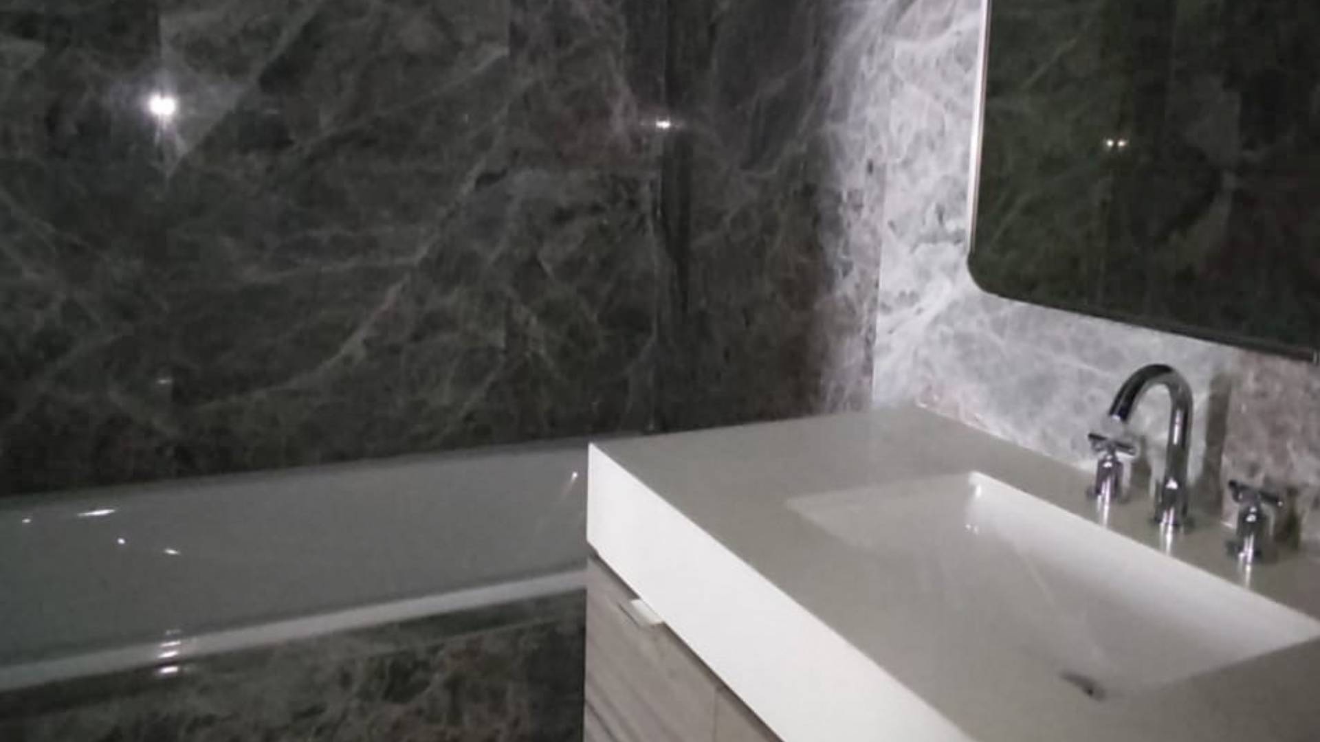 VERDE TWO-TERRAVERDE-3BR-MASTER BATHROOM