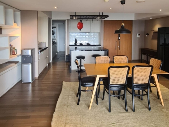 Verde One - 3BR - Dining Area and Kitchen