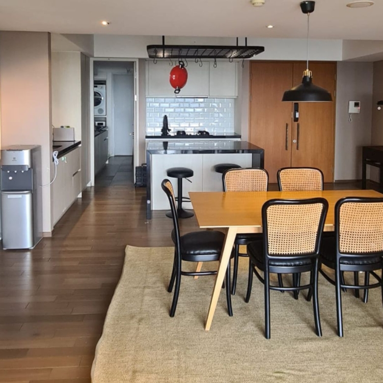 Verde One - 3BR - Dining Area and Kitchen