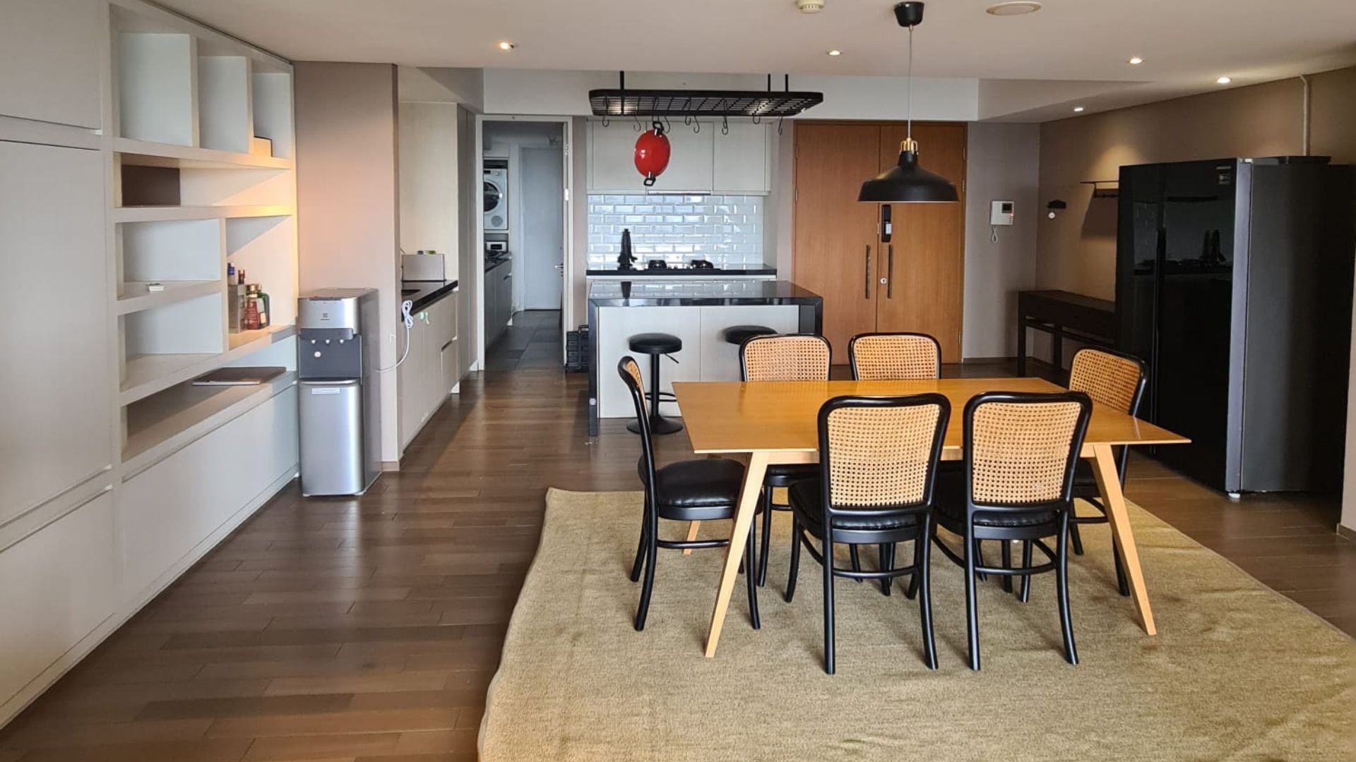 Verde One - 3BR - Dining Area and Kitchen