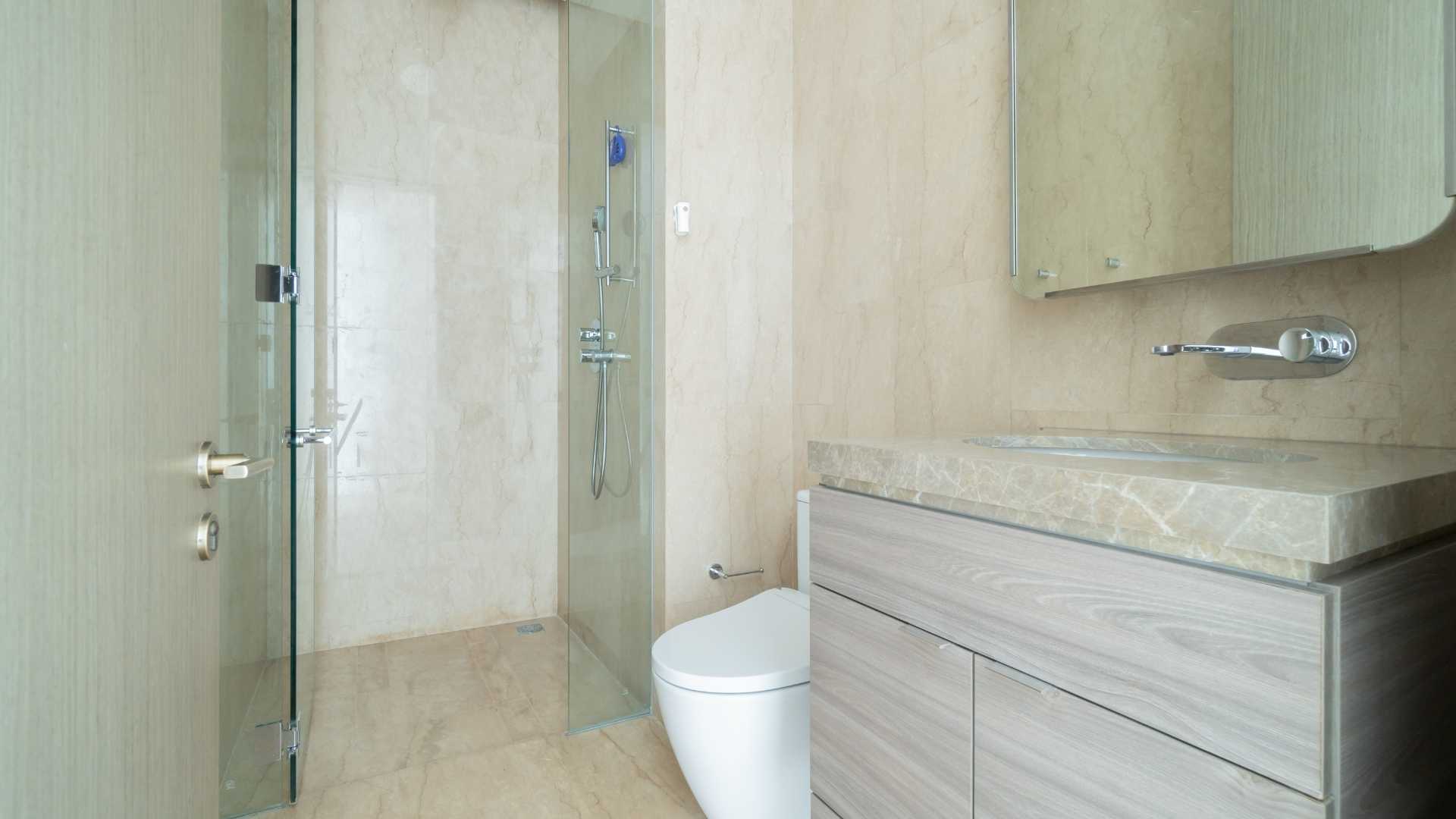 Verde Two-2BR-Shower